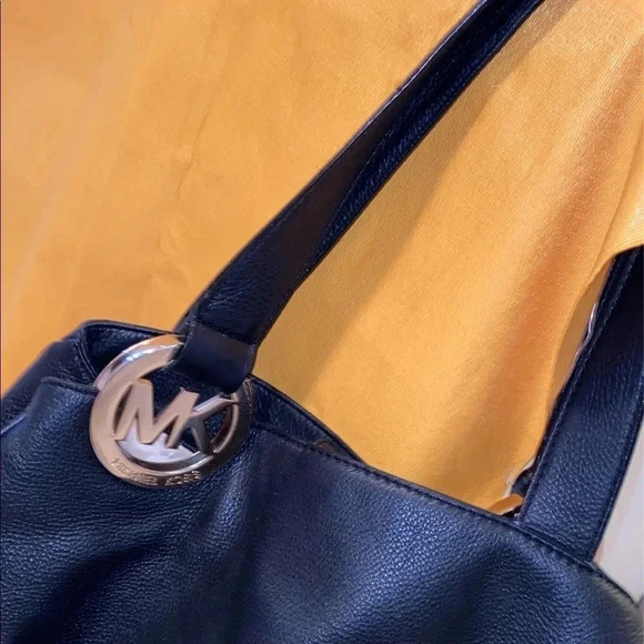 Michael kors Fulton black leather handbag Sz M - Picture 2 of 7